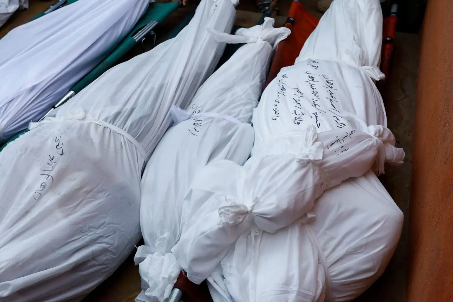 غزة.. الاحتلال يقتل 4 فلسطينيين ويفجر