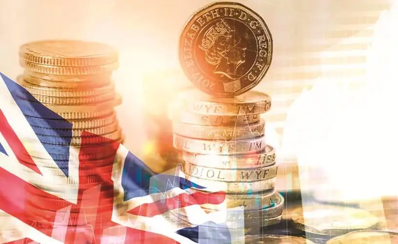 الجنيه الإسترليني يتراجع وعوائد السندات ترتفع