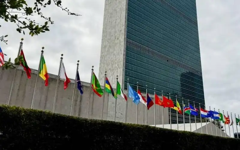 10 دول بينها فرنسا تنوي الاعتراف