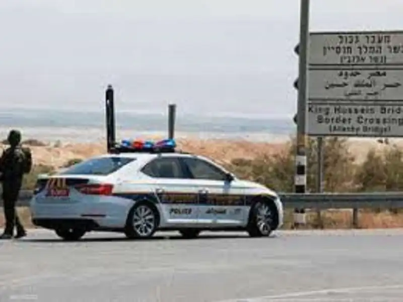 الأردن يعيد فتح جسر الملك حسين