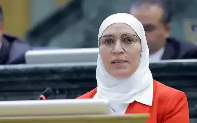 هالة الجراح.. سيدة الموقف