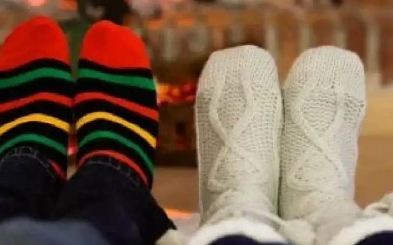 لماذا توصي جامعة هارفارد بارتداء الجوارب