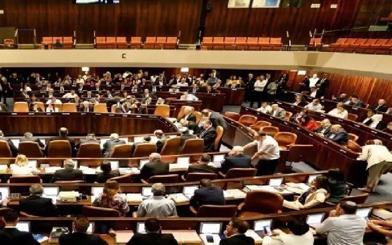 شرطة الاحتلال تعتقل حنين الزعبي بادعاء