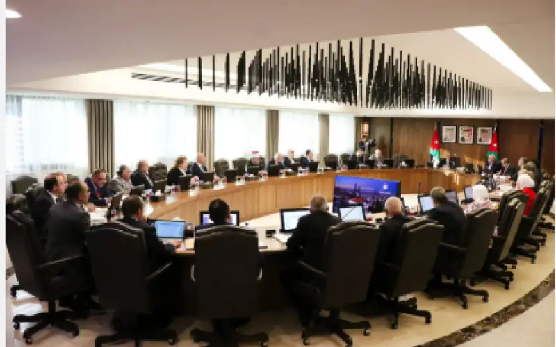 تعيينات جديدة في القطاع العام: 10%