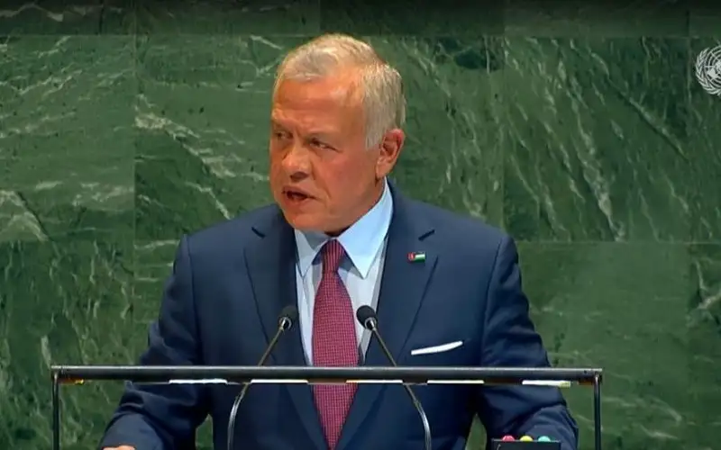 الملك: يجب أن تنتهي الحرب على