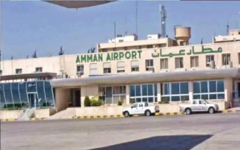 وزير النقل: تسريع تهيئة مطار عمان