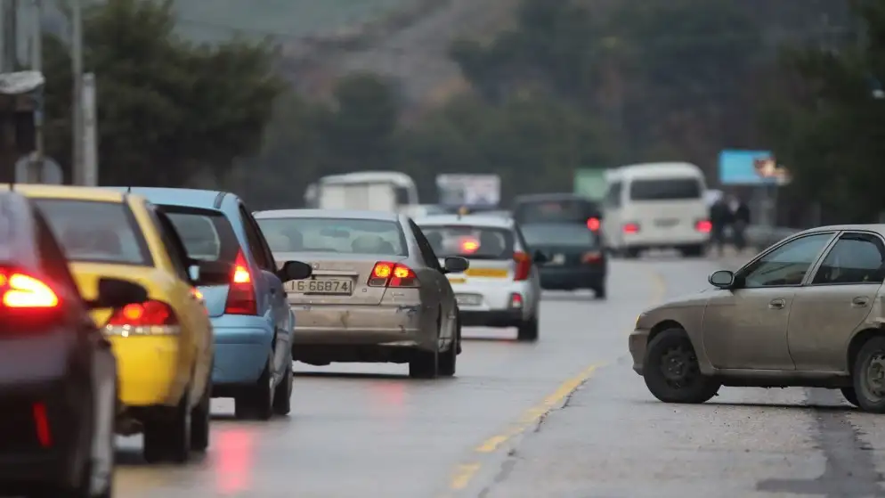 انخفاض الحرارة وزخات مطرية يصحبها الرعد