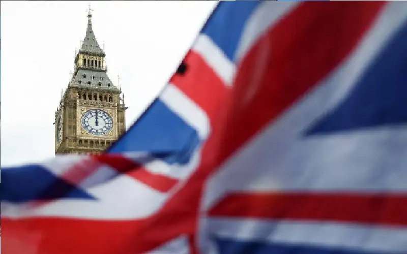 لمطاردة المهاجرين.. بريطانيا تفرض بطاقات هوية