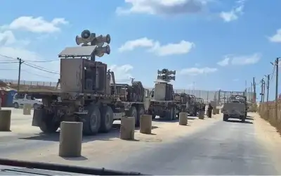 حرب نفسية .. الاحتلال يثبت مكبرات