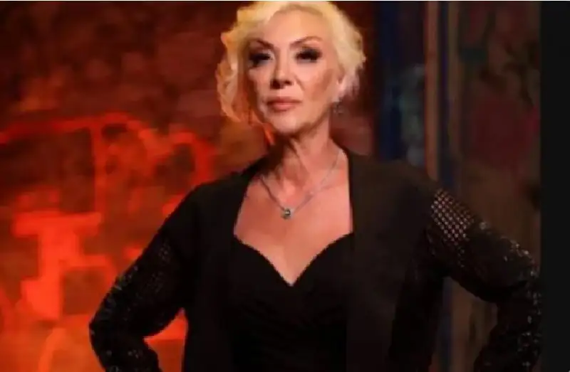 سقطت من شرفة منزلها .. مقتل