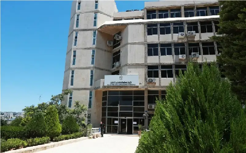 وزير العدل: إقرار تشريعات تمنح “التوقيع