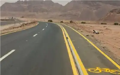 مسار خاص للدراجات الهوائية على طريق