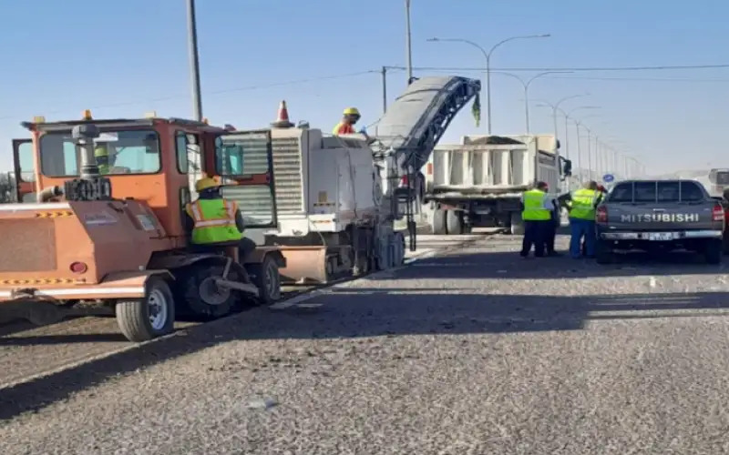 البدء بتنفيذ مشروع صيانة وتحسين الطريق