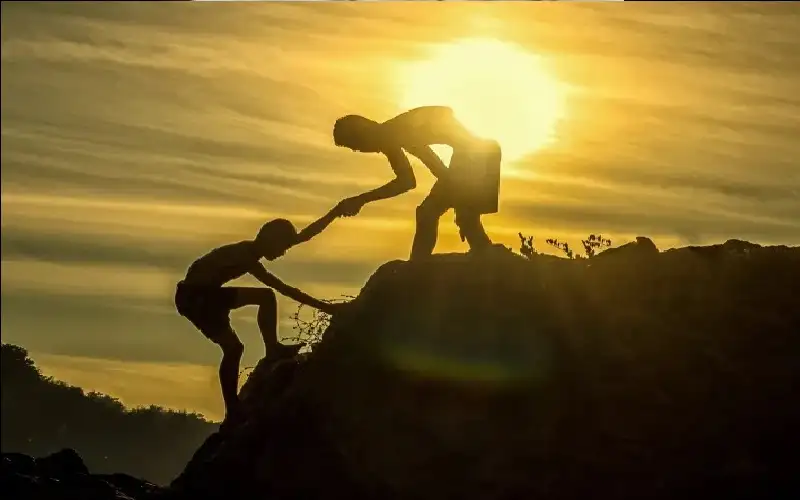 احذر الصديق المزيف.. 7 علامات تكشف