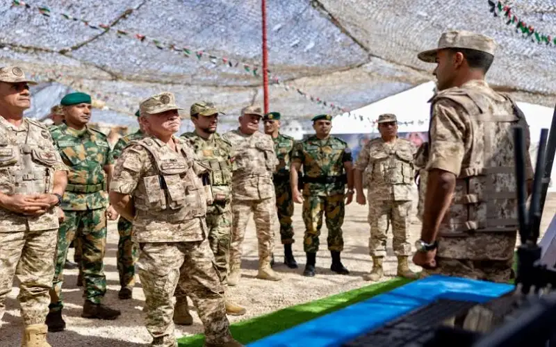 الملك وولي العهد يتابعان تمرينا ميدانيا