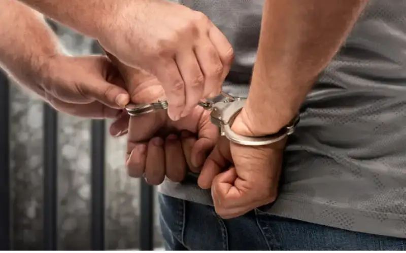 بريطانيا تطلق سراح سجناء عن طريق