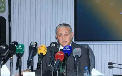 وزير البيئة عن القاء النفايات: من