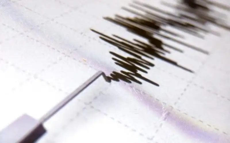 زلزال بقوة 69 درجات يضرب وسط