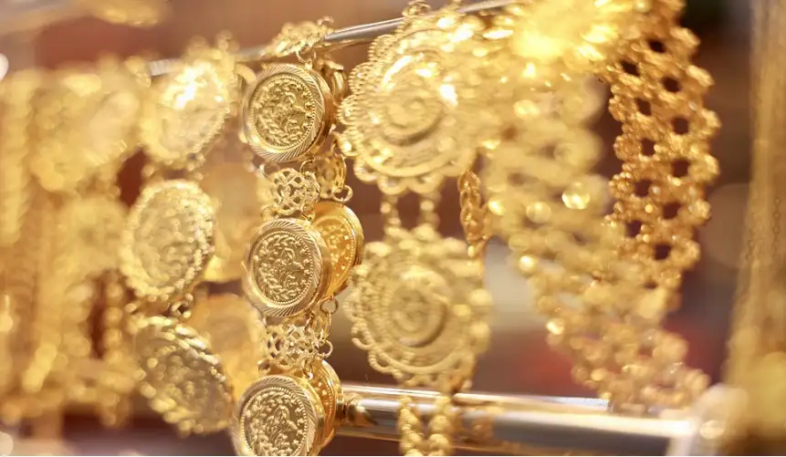 أسعار الذهب تواصل تسجيل أرقام قياسية..