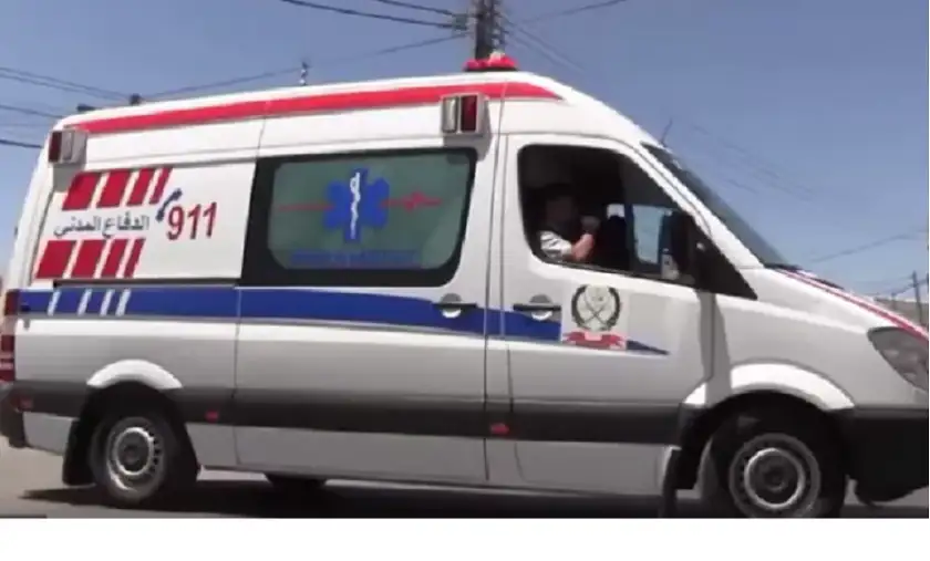 10 إصابات بانقلاب حافلة طلاب صغيرة