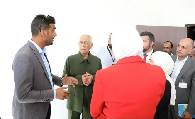 رئيس الديوان الملكي يتفقد مشاريع مبادرات