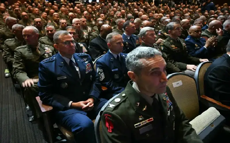 ترامب يهدد جنرالات الجيش الامريكي لانهم