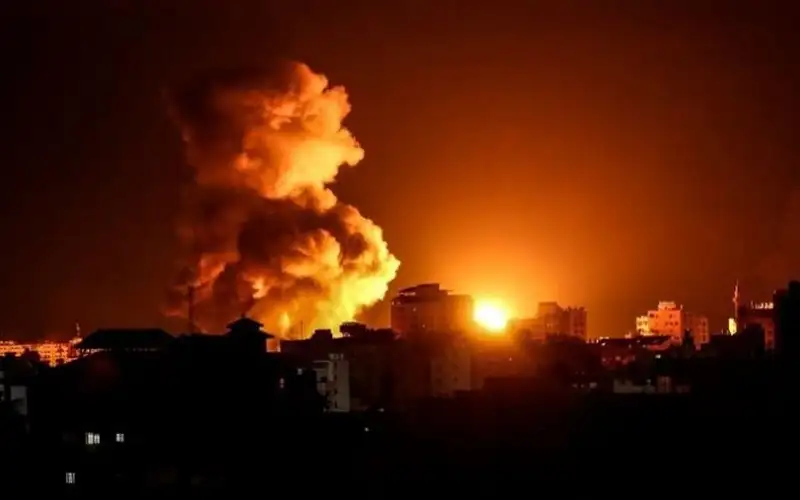 الاحتلال يشن غارات عنيفة على أحياء