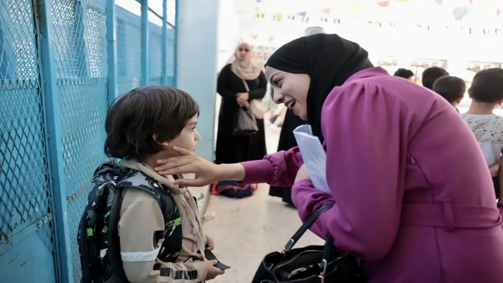 أكثر من 139 ألف معلم ومعلمة