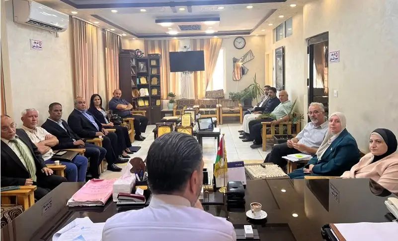 أبو عزام: يلتقي بلجنة التعليم المهني