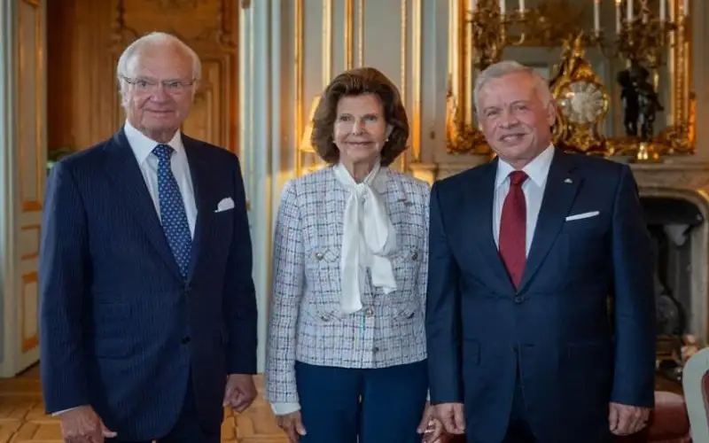 الملك يلتقي ملك السويد في ستوكهولم