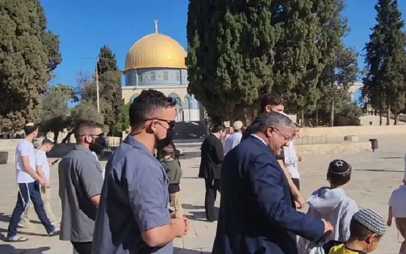 بن غفير يقود اقتحام المستوطنين للمسجد