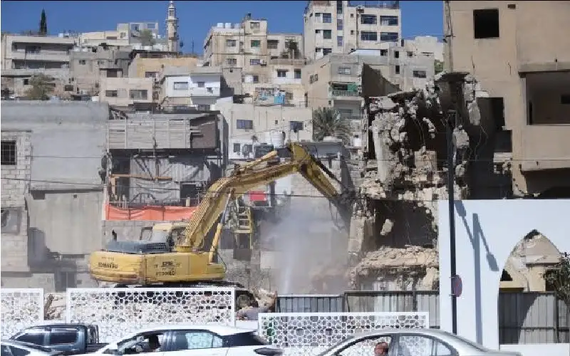 إزالة منازل ومتاجر .. الأمانة تباشر