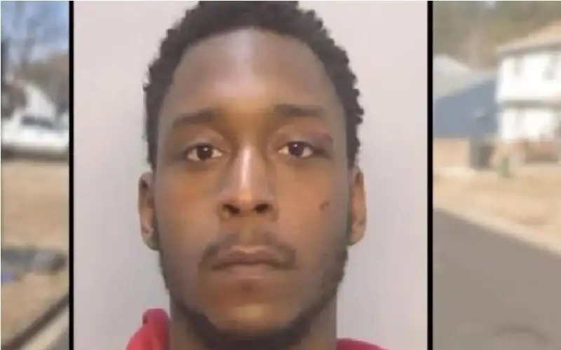 أب يقتل ابنته الرضيعة أثناء اللعب