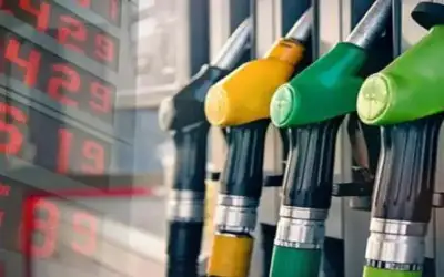 الحكومة: انخفاض أسعار المشتقات النفطية عالميا