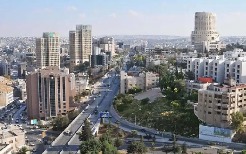 إغلاقات وتحويلات مرورية في عمان الجمعة