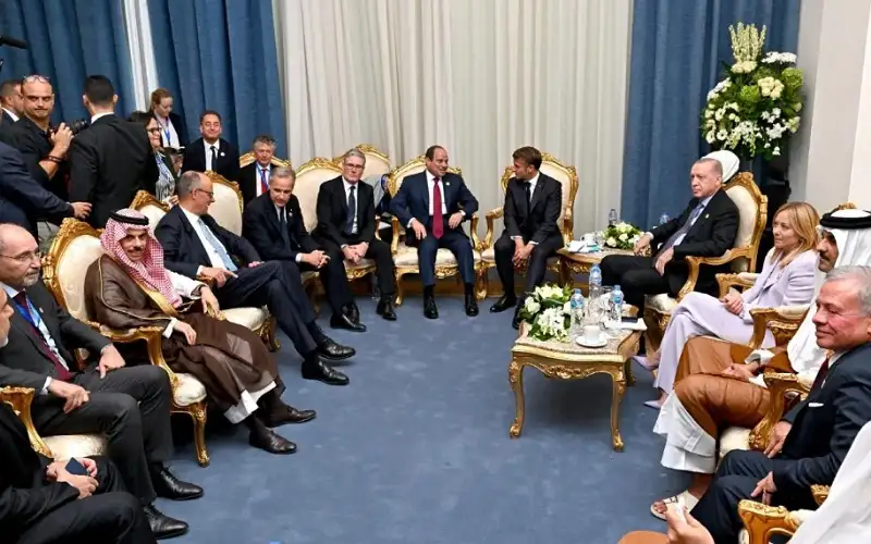 الملك يشارك باجتماع تنسيقي حول غزة