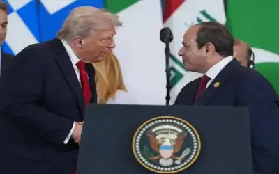السيسي يمنح ترامب قلادة النيل تقديرا