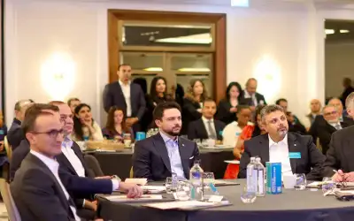 ولي العهد يطلق منتدى تكنولوجيا المعلومات