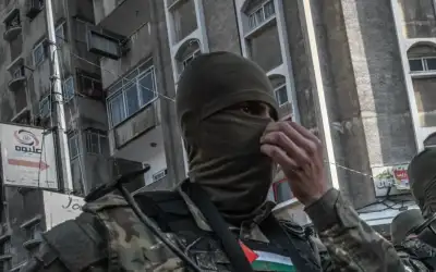القسام تسلم الصليب الأحمر جثامين 4