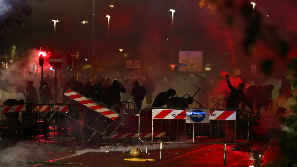 اشتباكات بمسيرة مؤيدة للفلسطينيين احتجاجا على