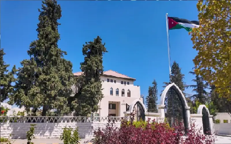 رئيس الوزراء يطلب من المؤسسات والاردنيين