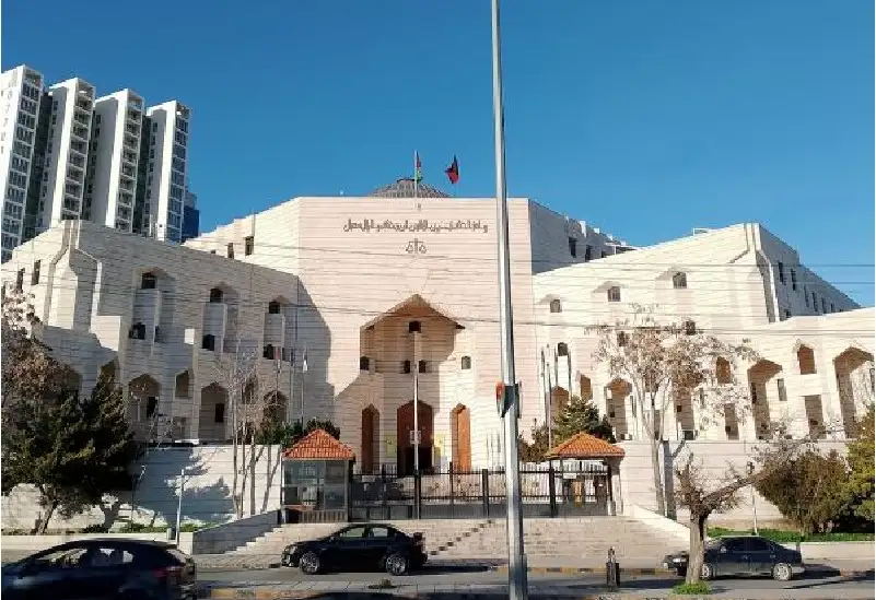 الادعاء العام يستمع لشهادات بتهم انتحال