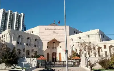 الادعاء العام يستمع لشهادات بتهم انتحال