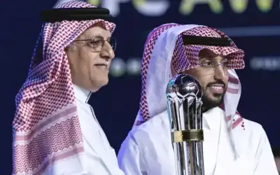 السعودي سالم الدوسري يفوز بجائزة أفضل