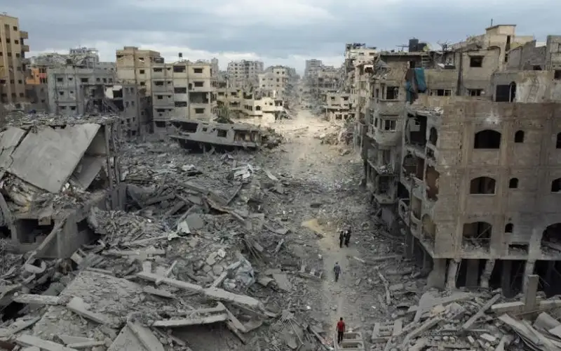 شهداء باستهداف الاحتلال مركبة في حي