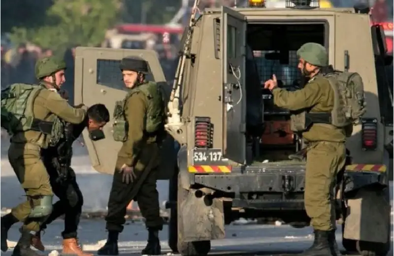 الاحتلال يقتحم مخيمي بلاطة وعسكر ويغلق