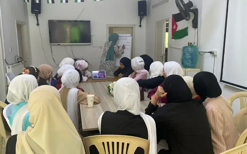 انطلاق دورة الخط باللغة العربية في