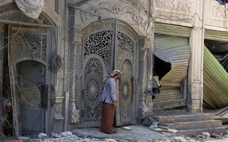 الحوثيون يحتجزون 20 موظفا في الأمم