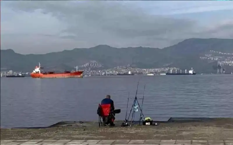 بدلا من السمك.. صياد يصدم بجمجمة