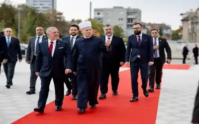 الملك وولي العهد يزوران مسجد ليوبليانا